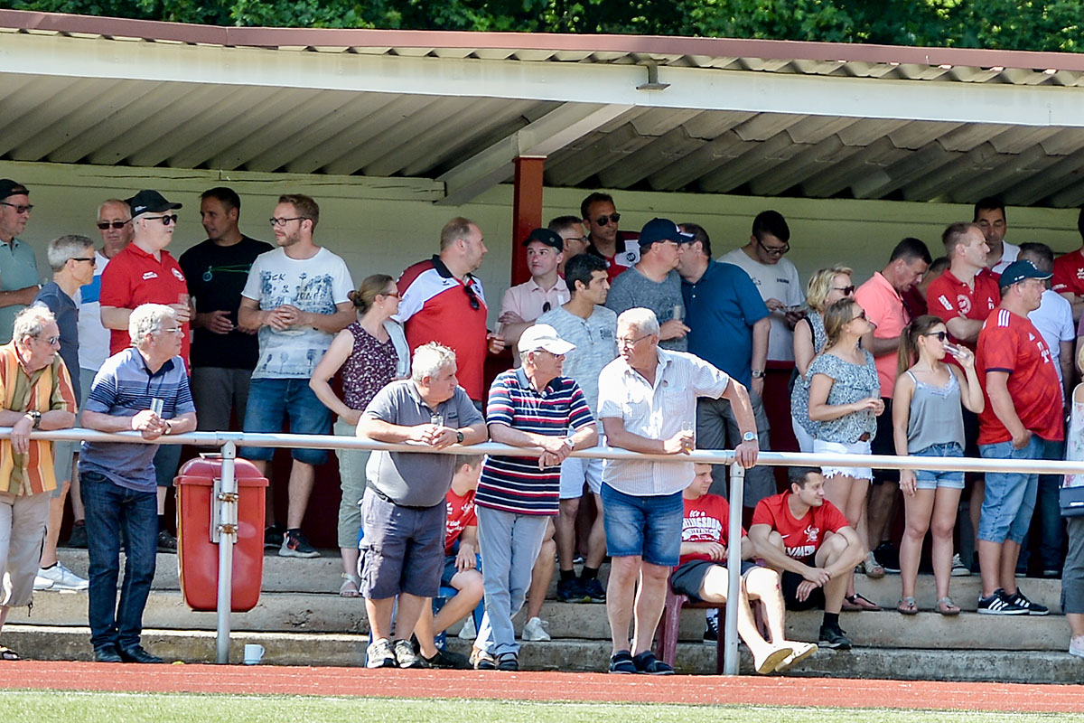 SVF zerlegt den FC Leverkusen - Oberberg-Aktuell