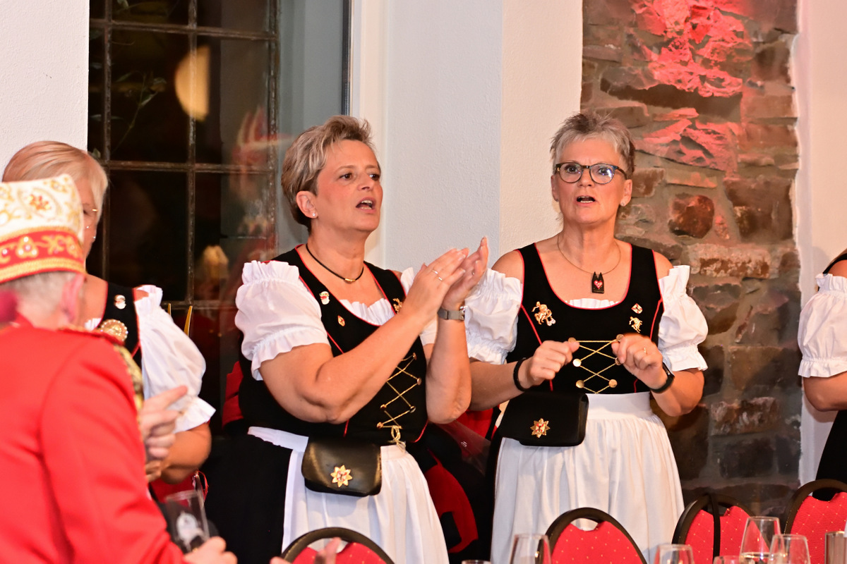 /2022/10/31-10-2022schlossgardeg17.jpg