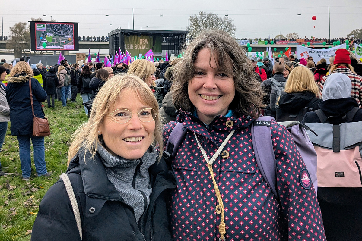 “Five past twelve”: large demonstration in Düsseldorf