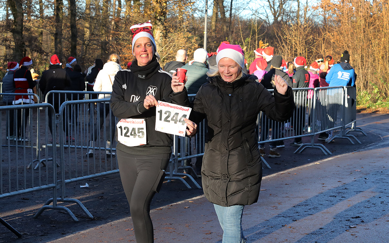 /2024/11/30-11-2024-Gluehwein-Mhagen-15.JPG