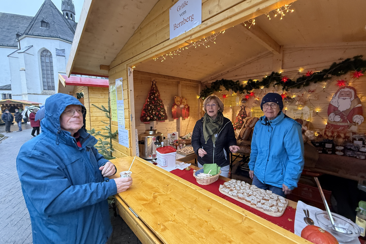/2024/12/06-12-2024Weihnachtsmarktg08.jpg