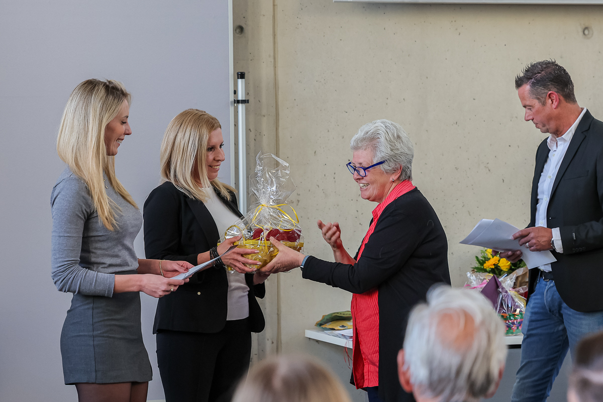 /2025/04/10-04-2025Sp-Ehrung_g09.jpg