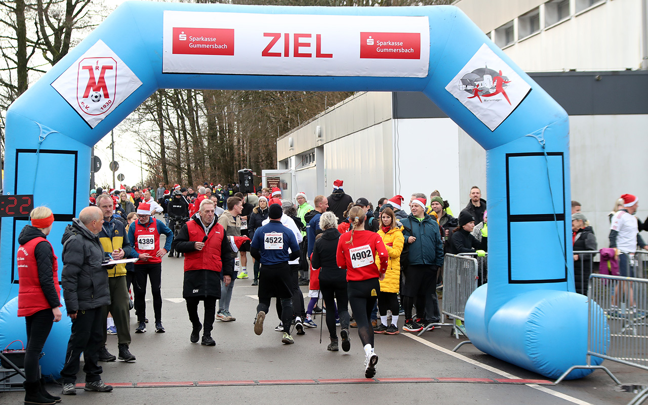 /2025/11/29-11-2025-gluehweinlauf-Mhagen-058.JPG