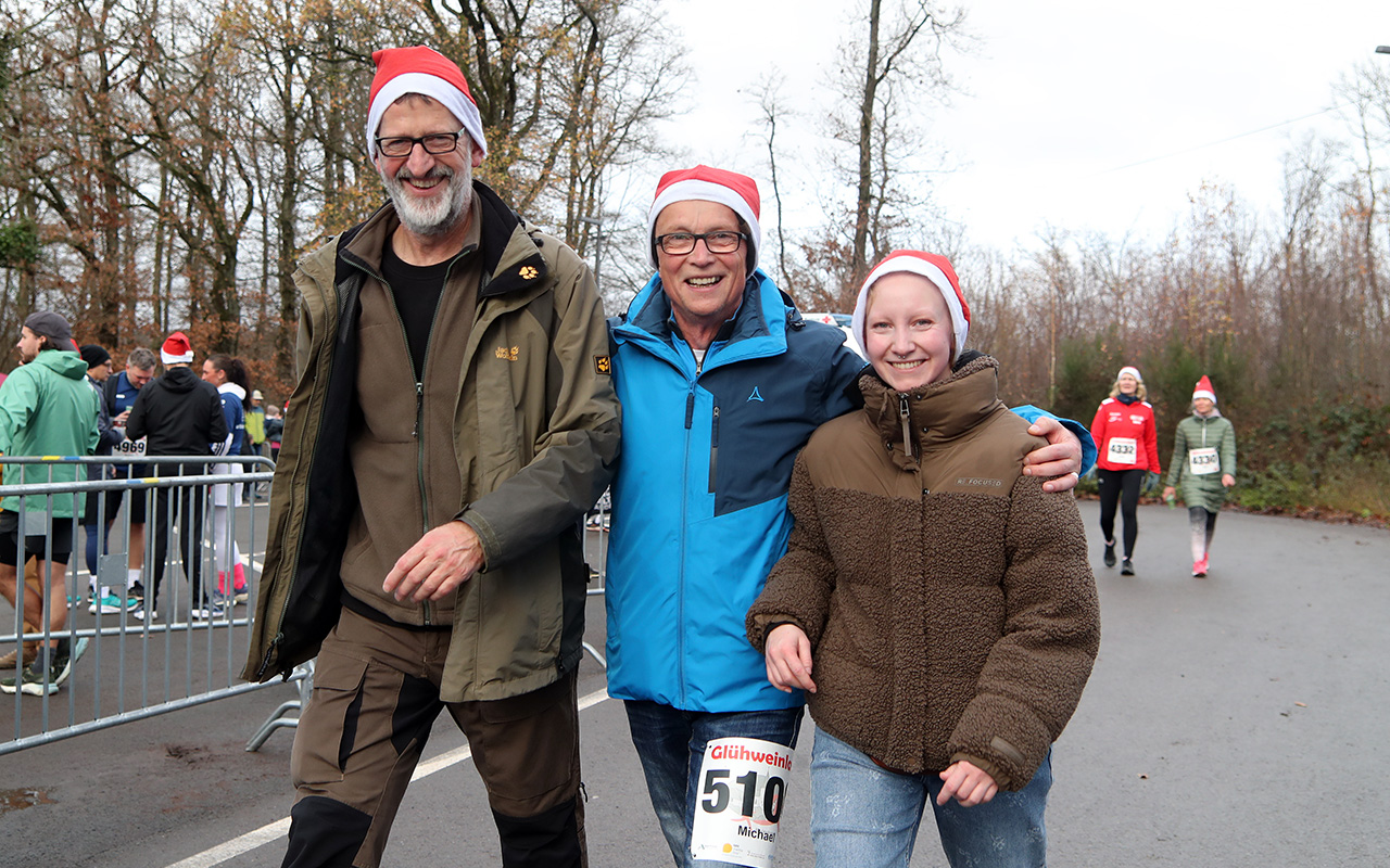 /2025/11/29-11-2025-gluehweinlauf-Mhagen-080.JPG