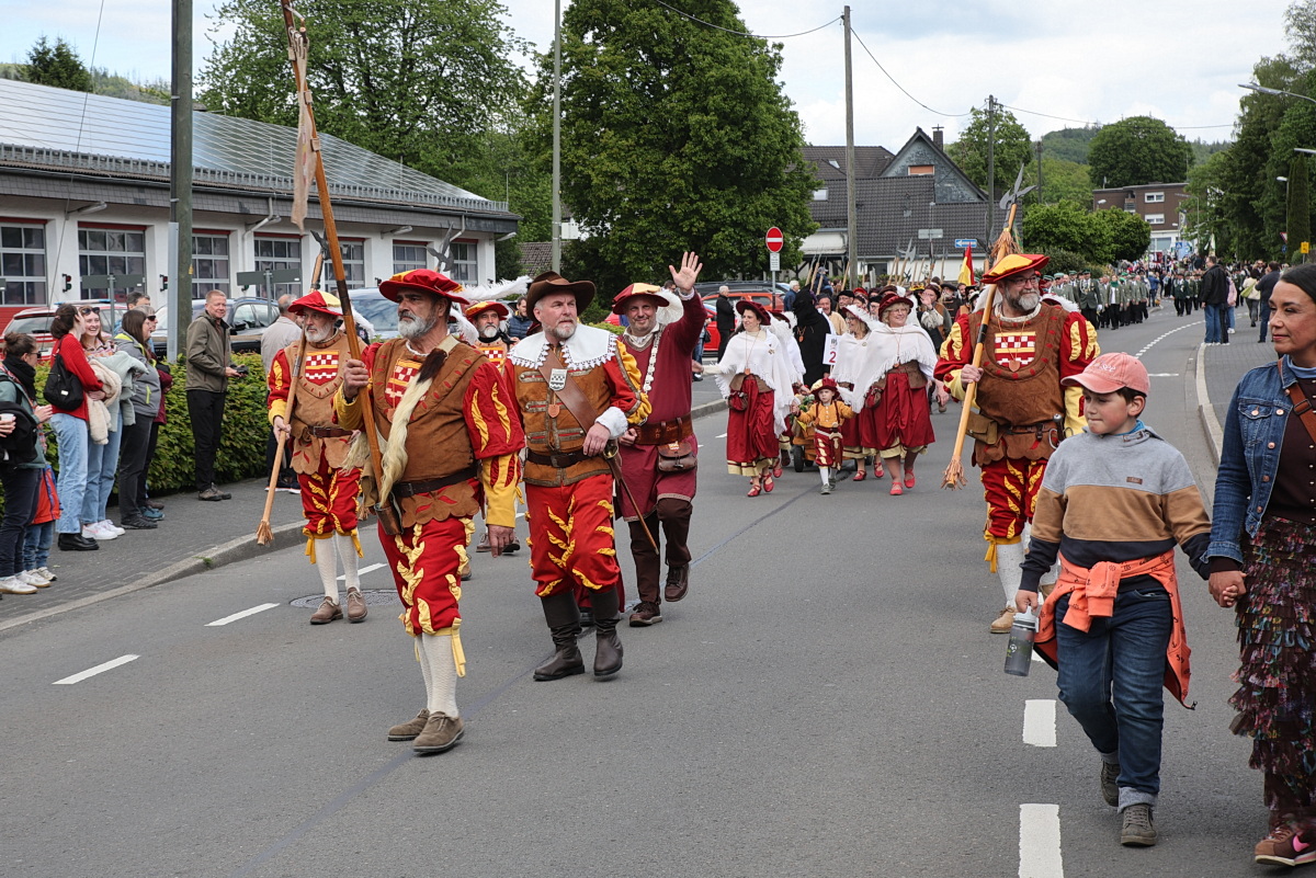 /2026/05/17-05-2026festzugg%2001.JPG