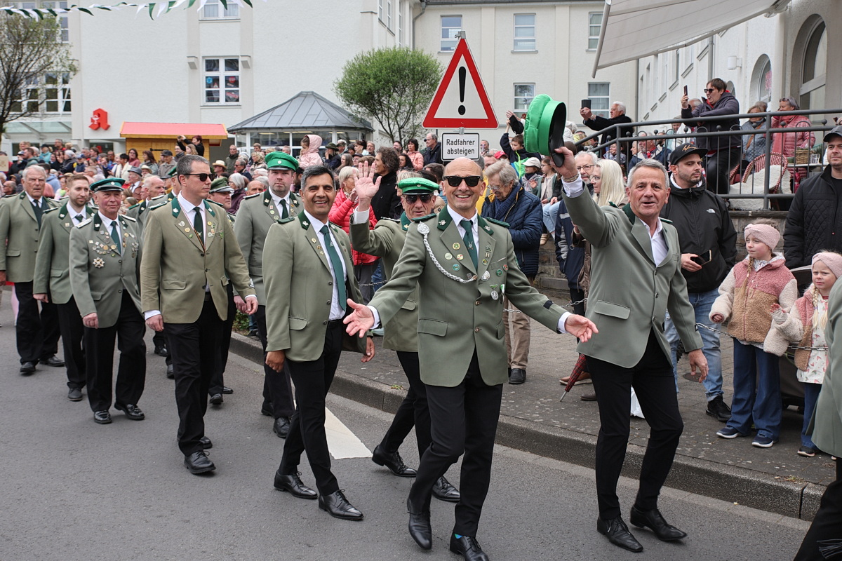 /2026/05/17-05-2026festzugg%2013.JPG