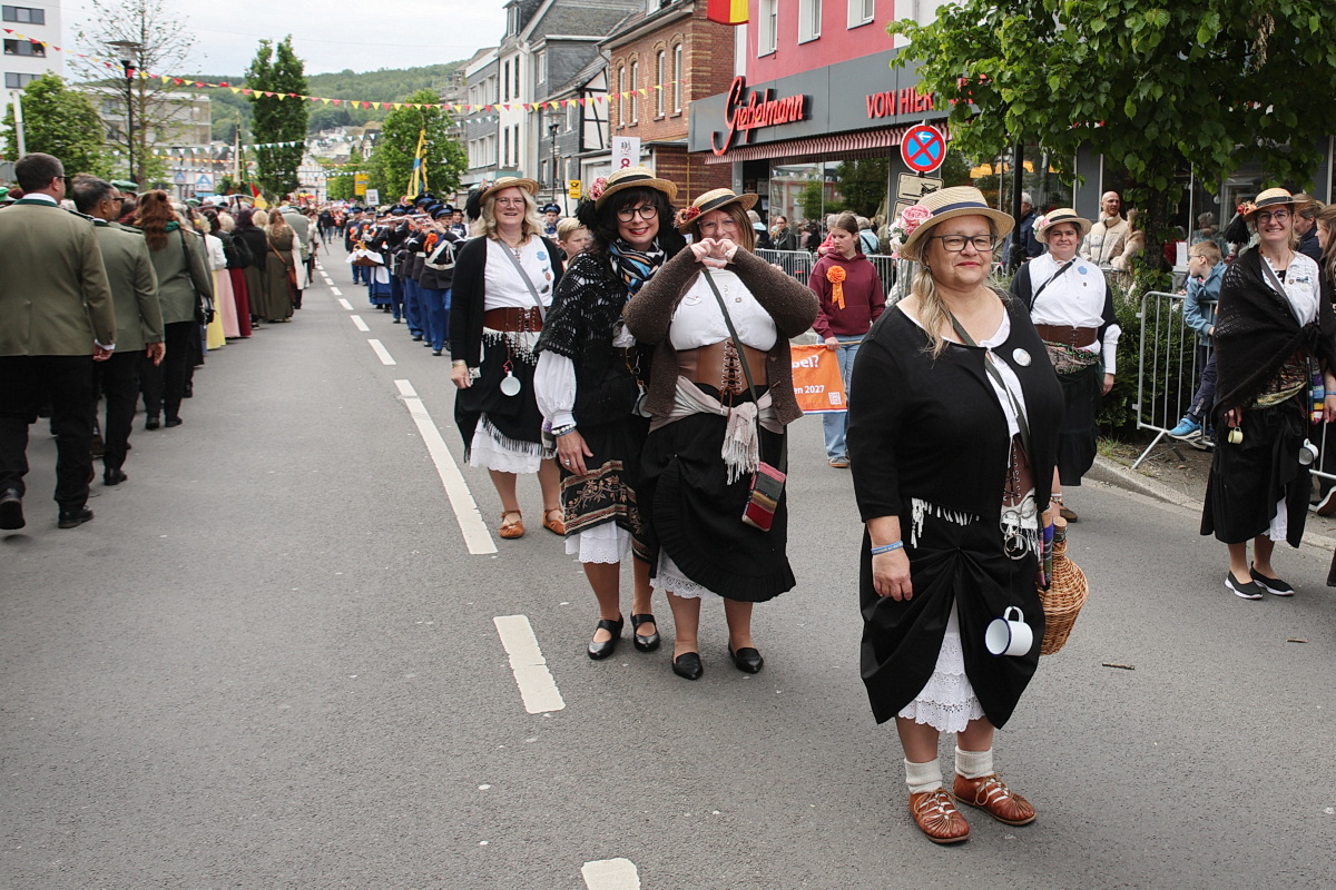 /2026/05/17-05-2026festzugg%2014.JPG