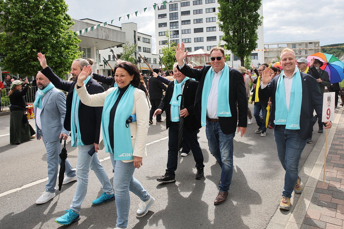 /2026/05/17-05-2026festzugg%2015.JPG