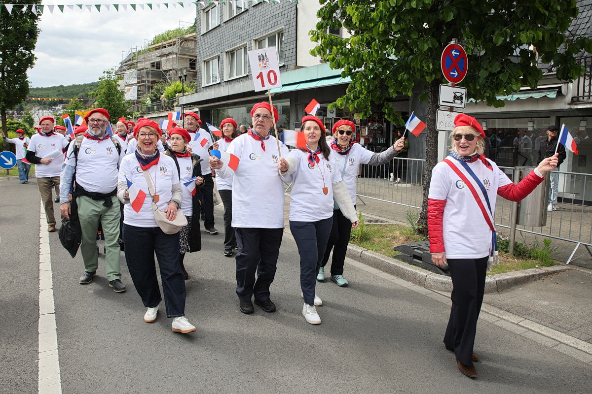 /2026/05/17-05-2026festzugg%2017.JPG