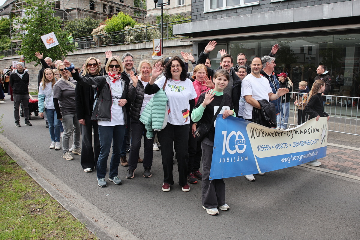 /2026/05/17-05-2026festzugg%2018.JPG