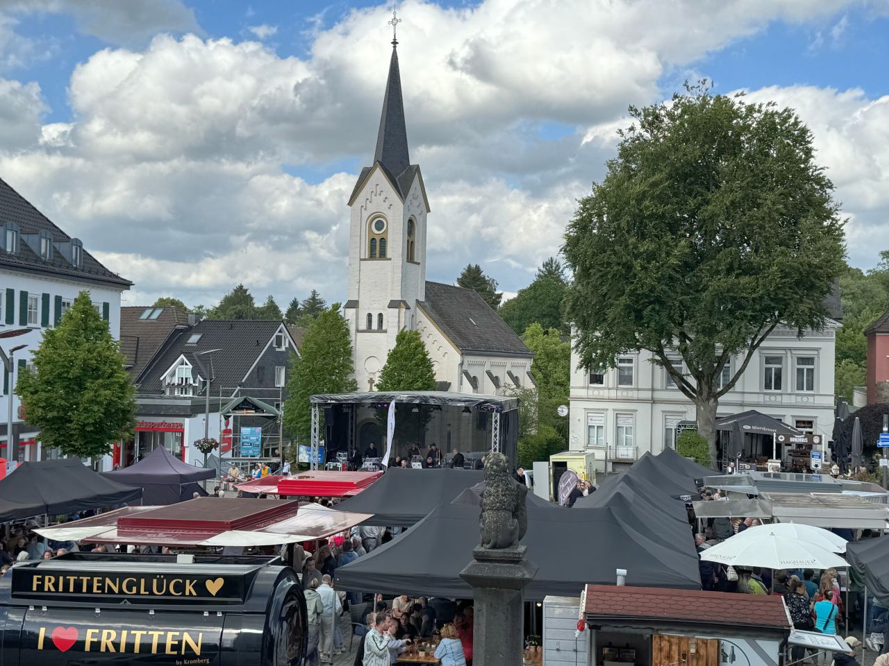 /2026/06/130626-Weinfest-G15.jpg