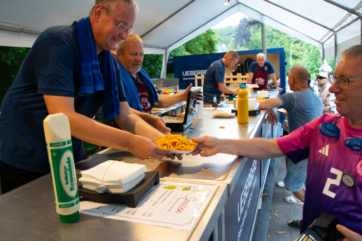 /2026/06/26-06-2026WeinfestBielsteing06.jpg
