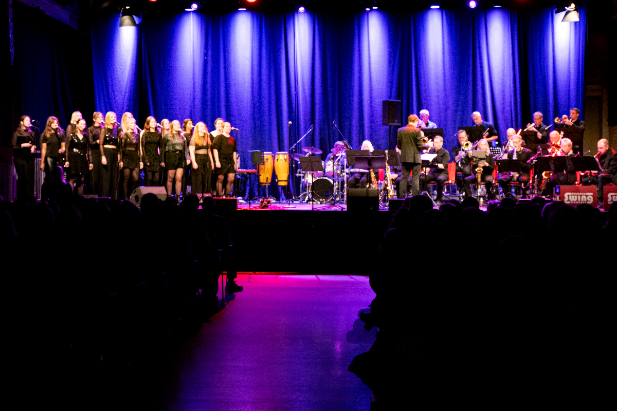 /2026/10/09-10-2026swingcompanyg02.jpg