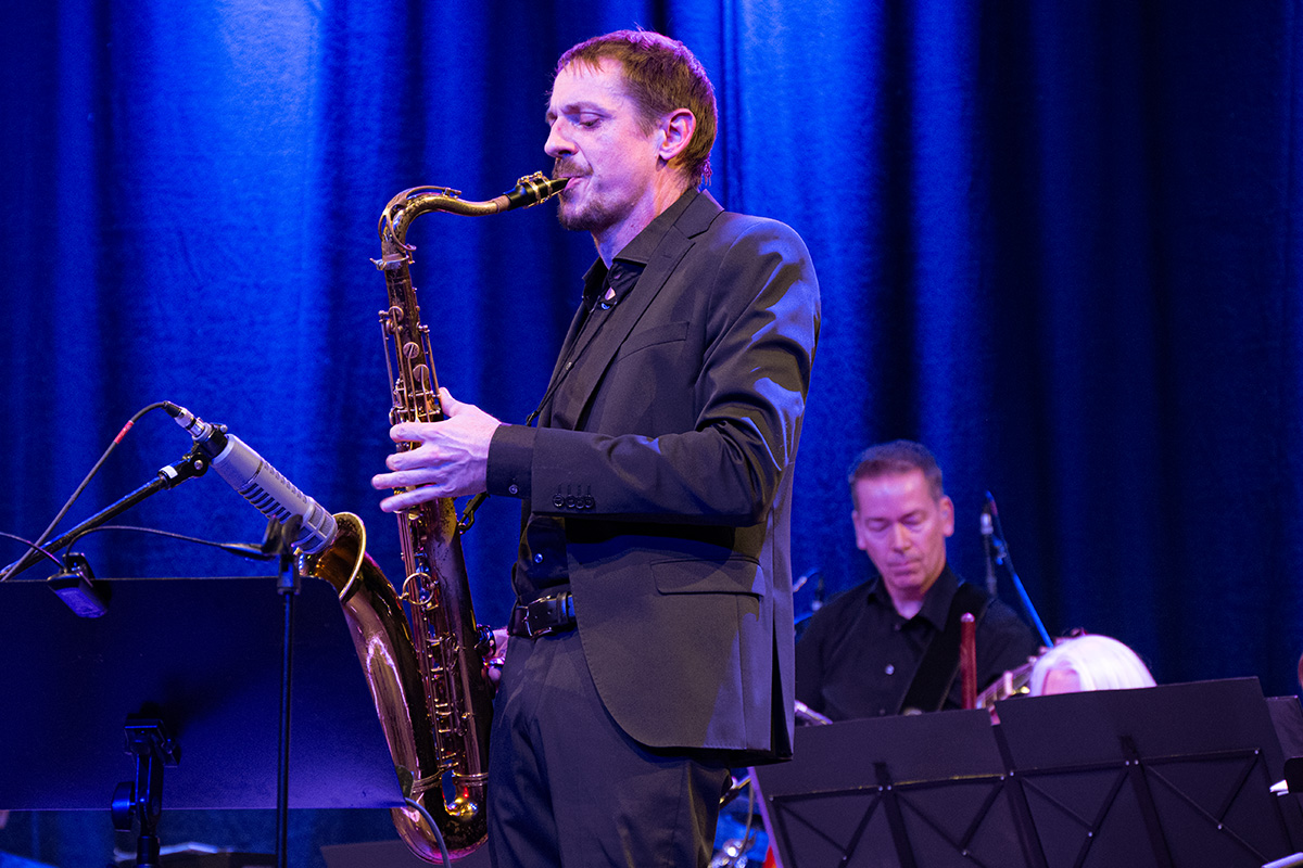 /2026/10/09-10-2026swingcompanyg06.jpg